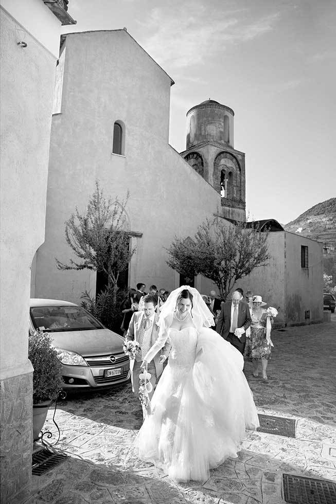 Bride arriving at a catholic ceremony in Ravello
